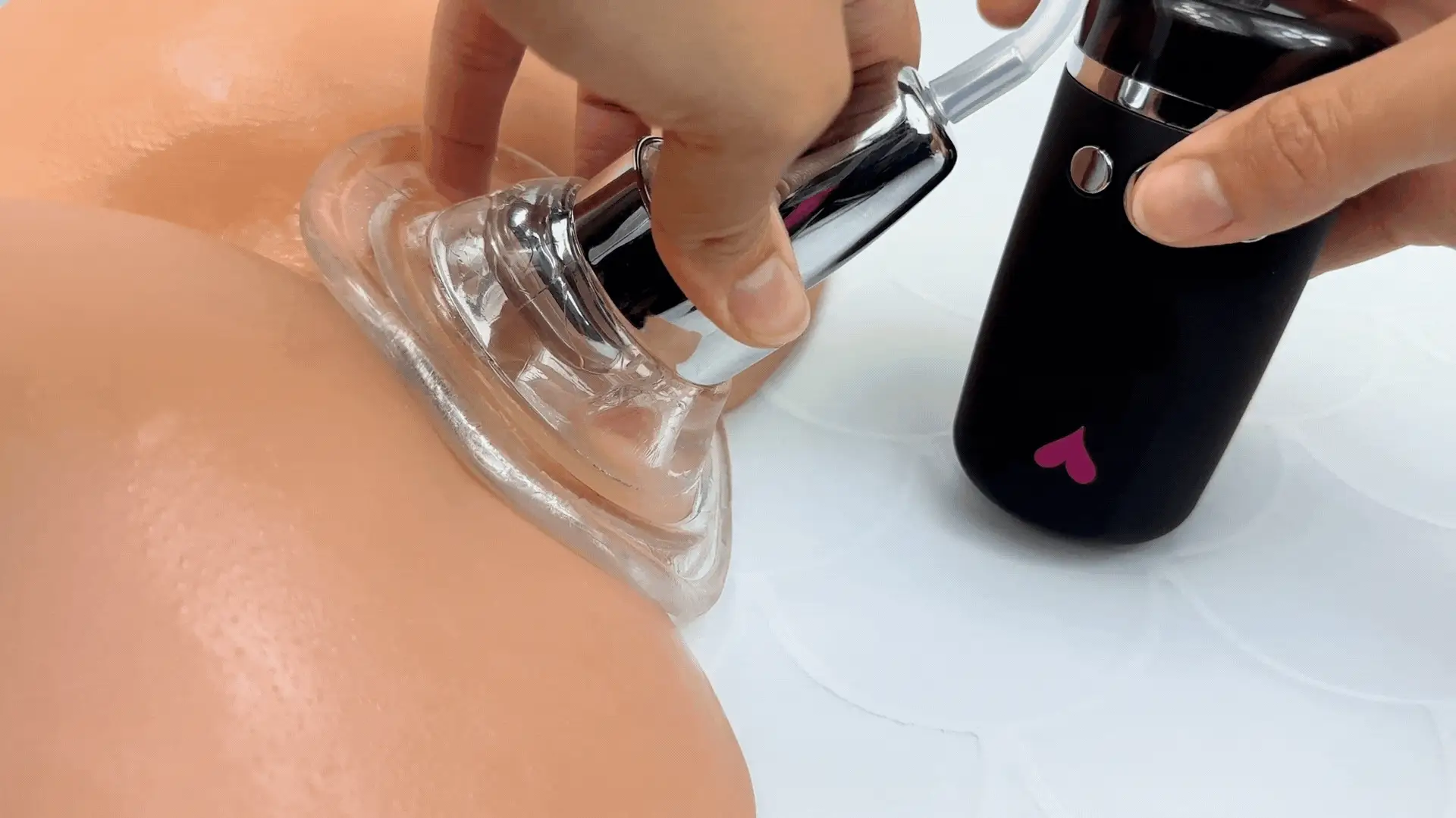 Vibrating Tongue Teaser Clit & Pussy Pump - Image 8